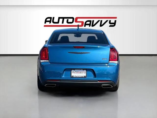 2023 Chrysler 300 Touring