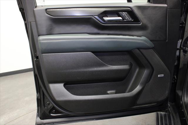 2025 GMC Yukon XL AT4 4WD