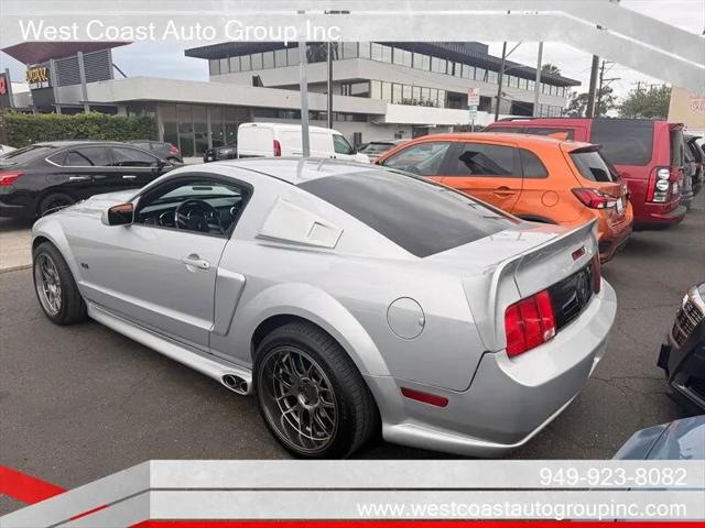 2005 Ford Mustang GT Deluxe