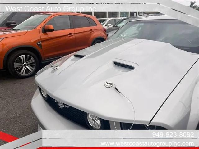 2005 Ford Mustang GT Deluxe