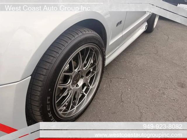 2005 Ford Mustang GT Deluxe