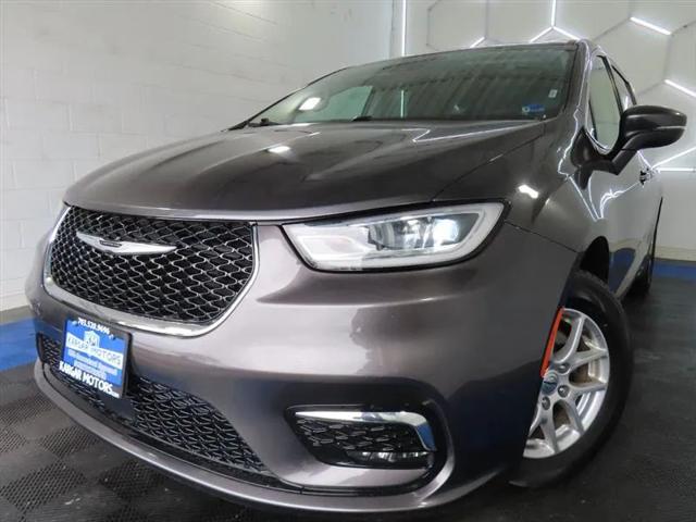 2023 Chrysler Pacifica Touring L for sale in Manassas, VA