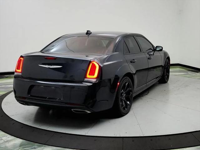 2019 Chrysler 300 Touring