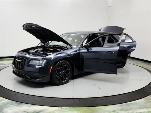 2019 Chrysler 300 Touring