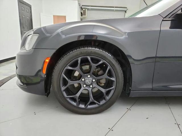 2019 Chrysler 300 Touring