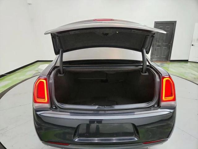 2019 Chrysler 300 Touring