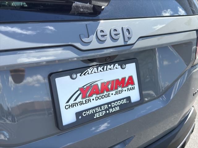 2026 Jeep Cherokee Laredo 4x4
