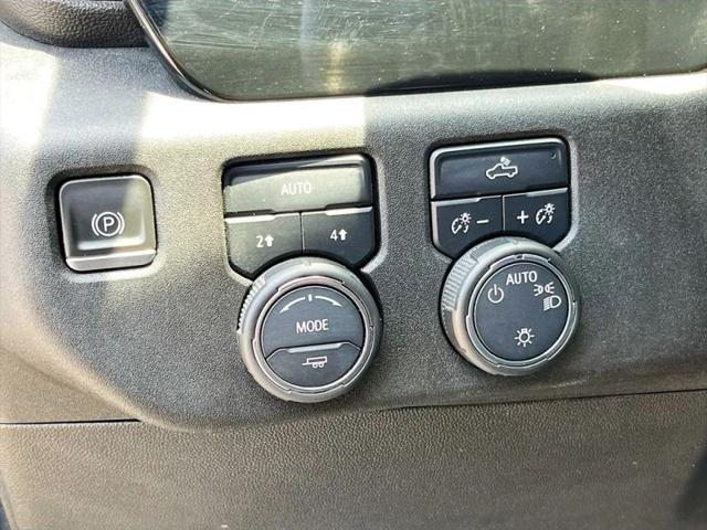 2023 Chevrolet Silverado 1500 4WD Crew Cab Short Bed LT with 2FL