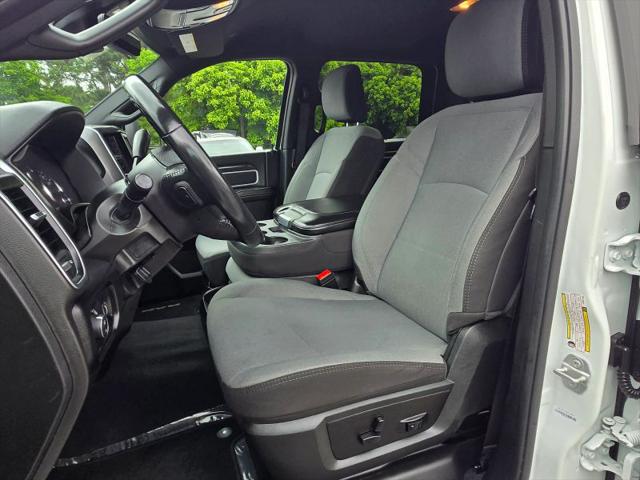 2024 Ram 3500 Big Horn Crew Cab 4x4 8' Box