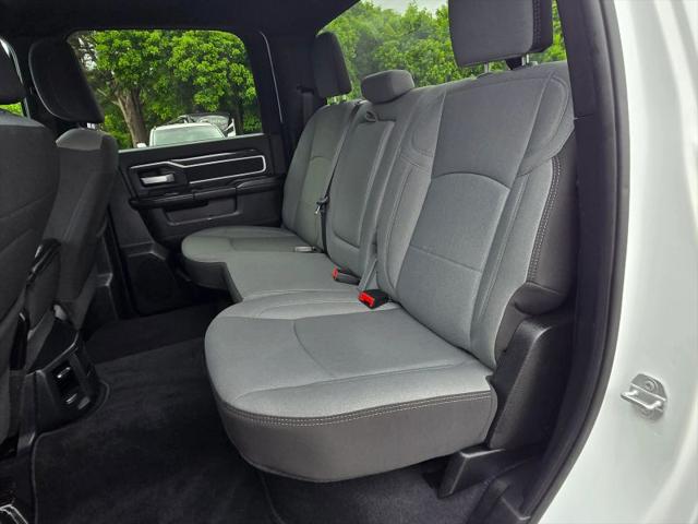 2024 Ram 3500 Big Horn Crew Cab 4x4 8' Box
