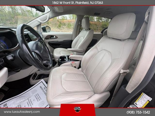 2017 Chrysler Pacifica Touring-L