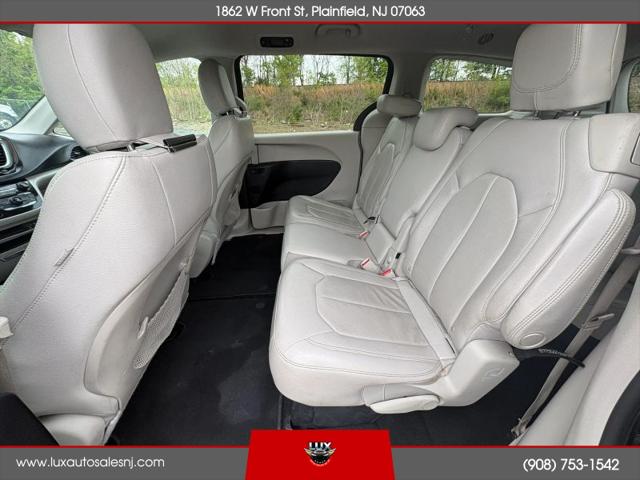 2017 Chrysler Pacifica Touring-L