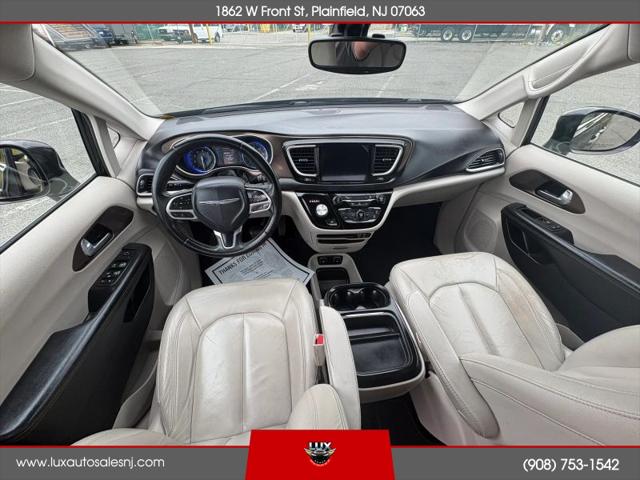 2017 Chrysler Pacifica Touring-L