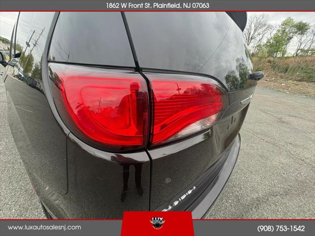 2017 Chrysler Pacifica Touring-L