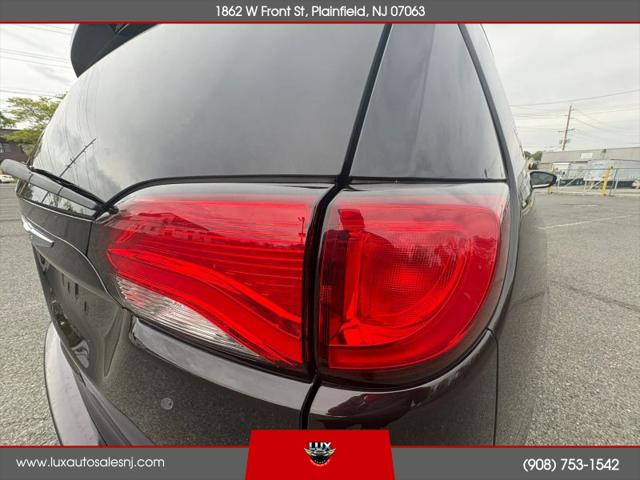 2017 Chrysler Pacifica Touring-L
