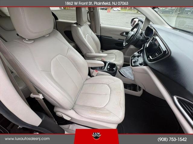 2017 Chrysler Pacifica Touring-L