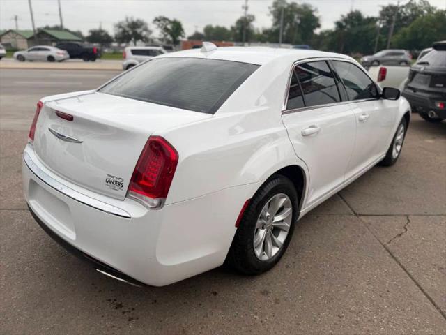2023 Chrysler 300 Touring