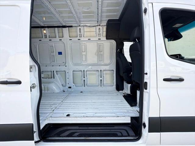 2023 Mercedes-Benz Sprinter 2500 Standard Roof 4-Cyl Diesel
