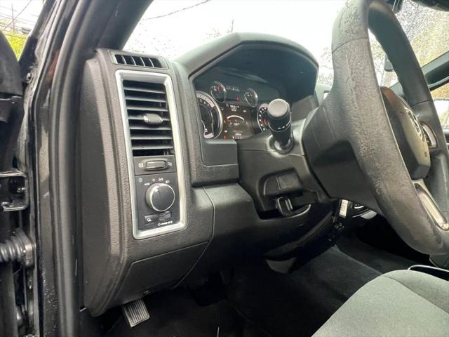 2022 Ram 1500 Classic Warlock Crew Cab 4x4 5'7" Box