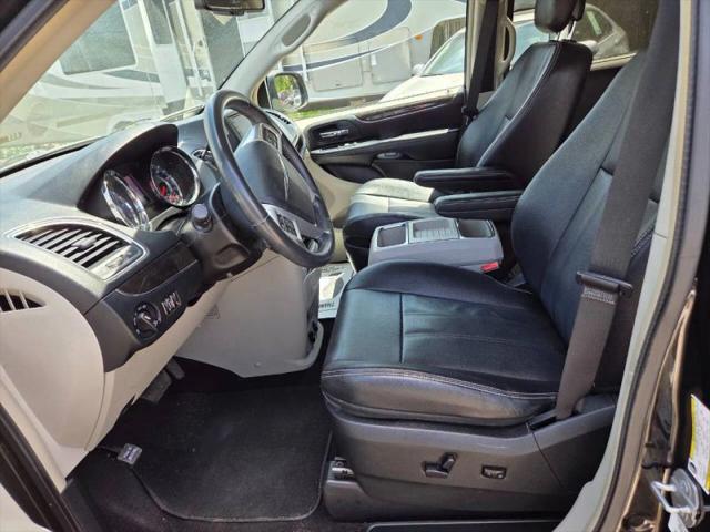 2014 Chrysler Town & Country Touring