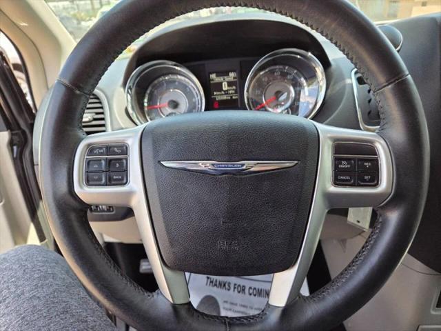 2014 Chrysler Town & Country Touring