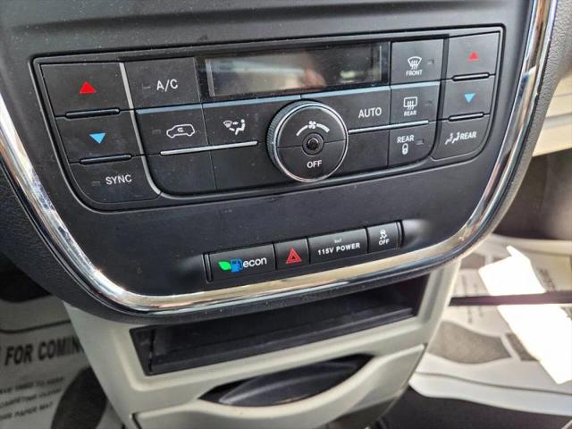 2014 Chrysler Town & Country Touring
