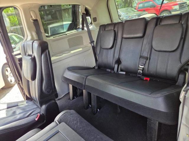 2014 Chrysler Town & Country Touring