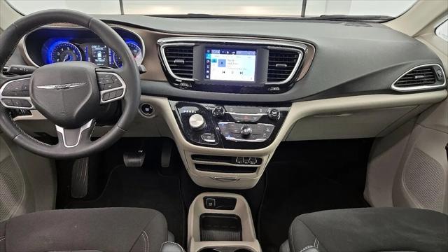 2022 Chrysler Voyager LX