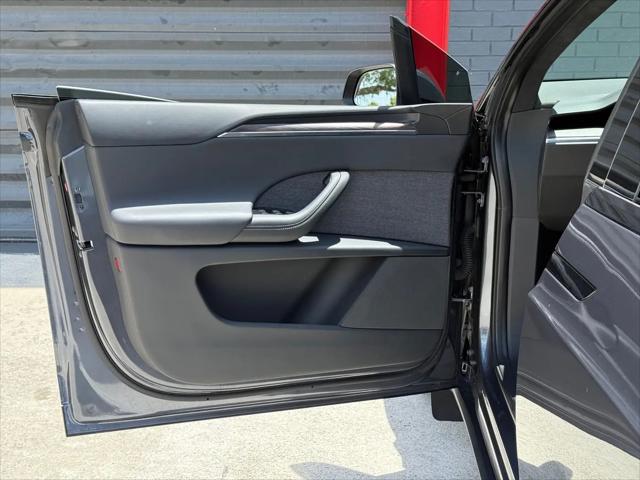 2023 Tesla Model X Standard Range