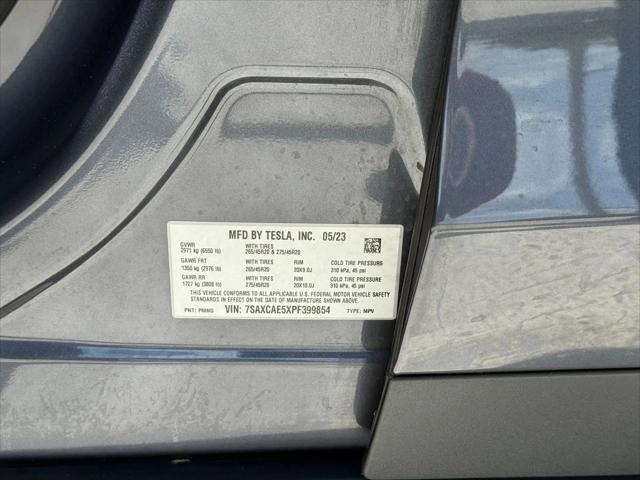 2023 Tesla Model X Standard Range