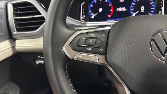 2025 Volkswagen Taos 1.5T SEL