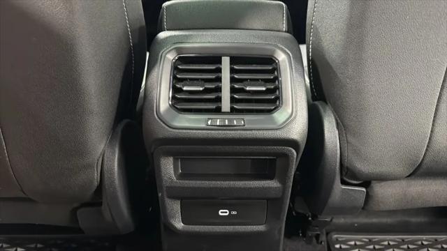 2025 Volkswagen Taos 1.5T SEL