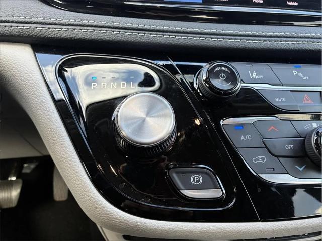 2023 Chrysler Pacifica Hybrid Touring L
