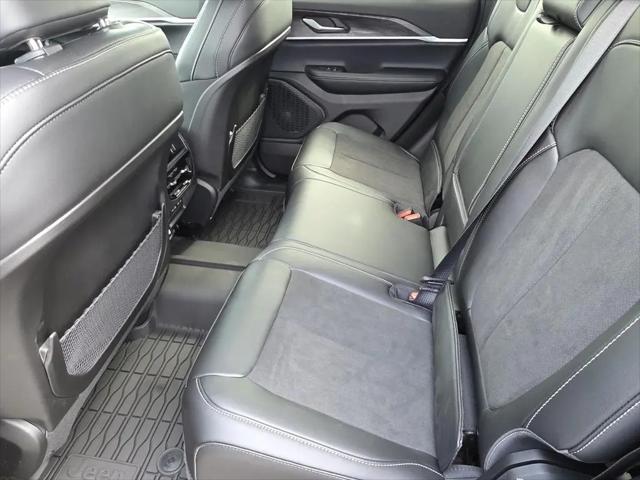 2026 Jeep Grand Cherokee Altitude 4x2