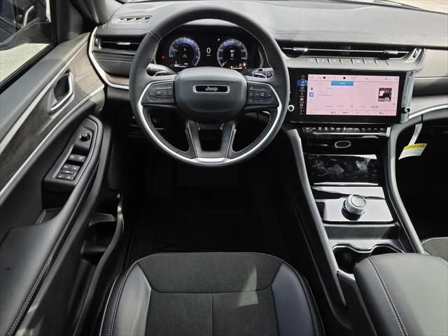 2026 Jeep Grand Cherokee Altitude 4x2