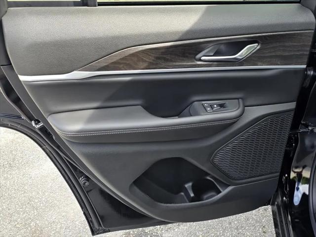 2026 Jeep Grand Cherokee Altitude 4x2