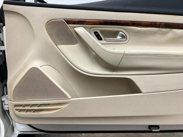 2012 Volkswagen Eos Lux