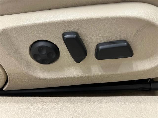 2012 Volkswagen Eos Lux
