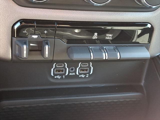 2024 Ram 1500 Big Horn Crew Cab 4x4 5'7" Box