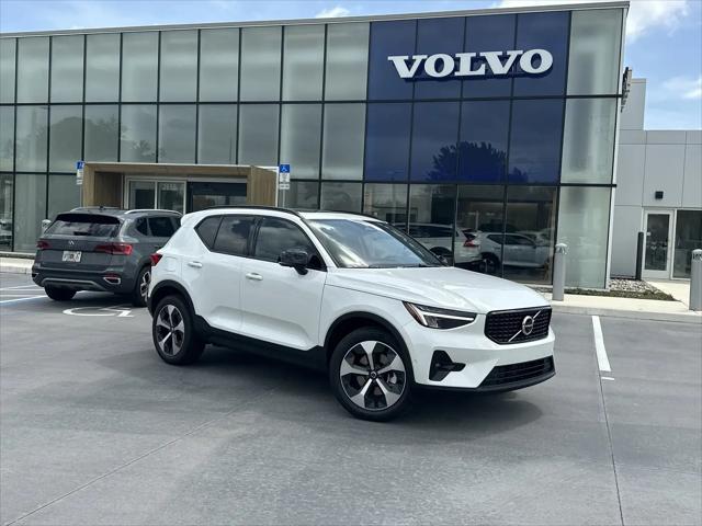 2026 Volvo XC40 Plus, B5 AWD Gas (mild hybrid), Dark for sale in Stuart, FL