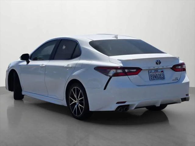 2021 Toyota Camry SE Hybrid