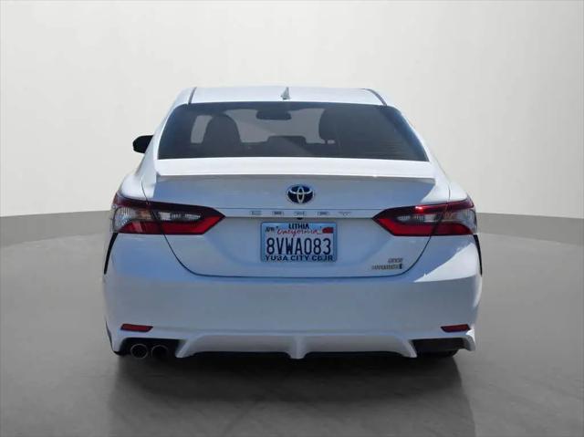 2021 Toyota Camry SE Hybrid