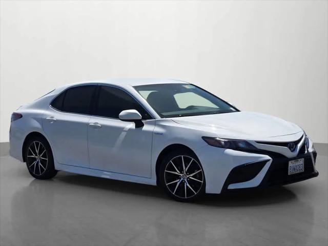 2021 Toyota Camry SE Hybrid
