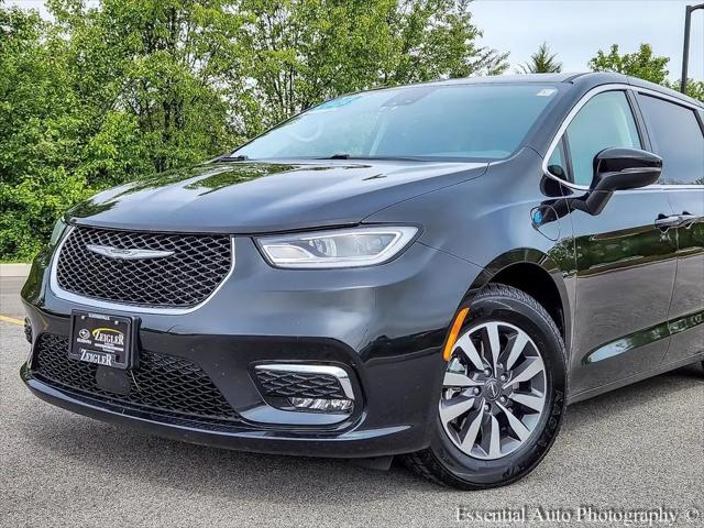 2023 Chrysler Pacifica Hybrid Touring L