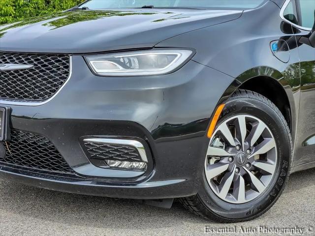 2023 Chrysler Pacifica Hybrid Touring L