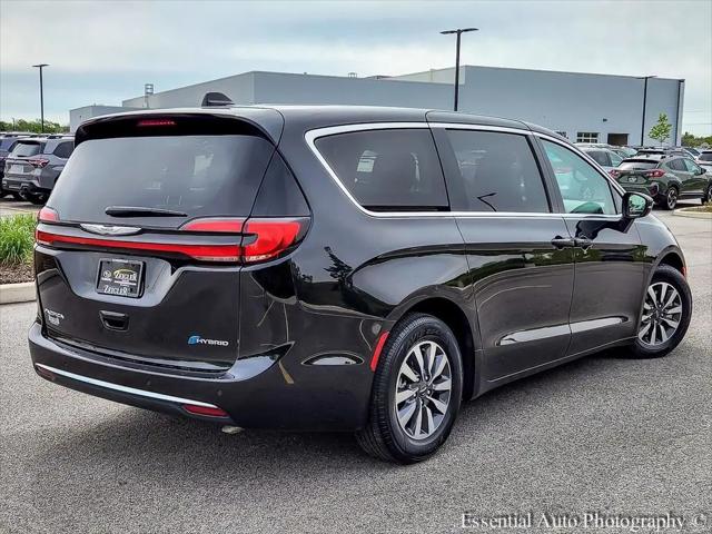 2023 Chrysler Pacifica Hybrid Touring L