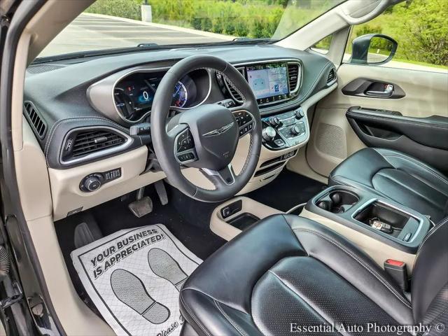 2023 Chrysler Pacifica Hybrid Touring L