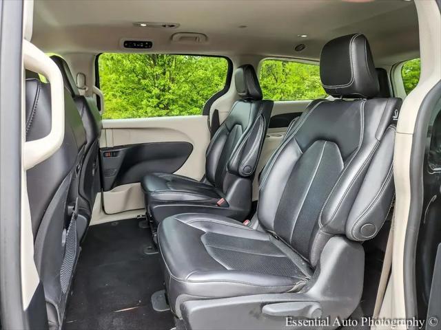 2023 Chrysler Pacifica Hybrid Touring L