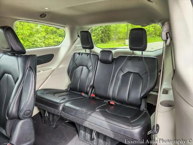 2023 Chrysler Pacifica Hybrid Touring L