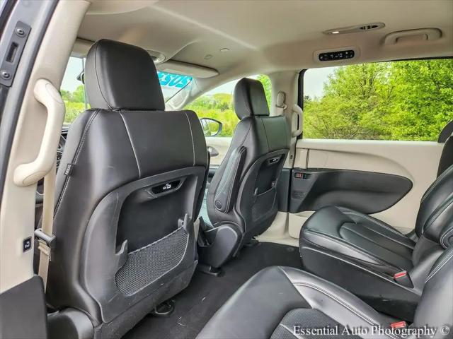 2023 Chrysler Pacifica Hybrid Touring L